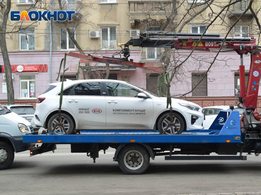 Воронежским полицейским удалось «спасти» машину от незавидной участи и задержать угонщика