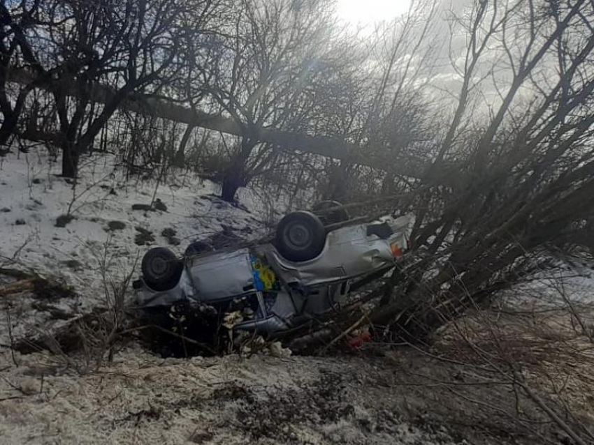 Автомобиль превратился в кусок металла после ДТП в Воронежской области