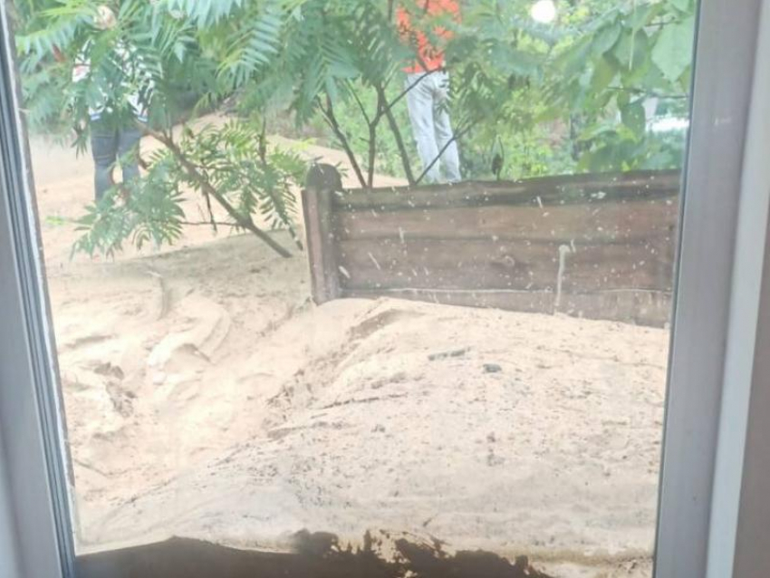 Власти Ямного назвали виновника разрушительного грязевого потока под Воронежем