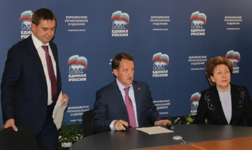 Губернатор Гордеев в 2016 году официально не принял ни Макина, ни Увайдова