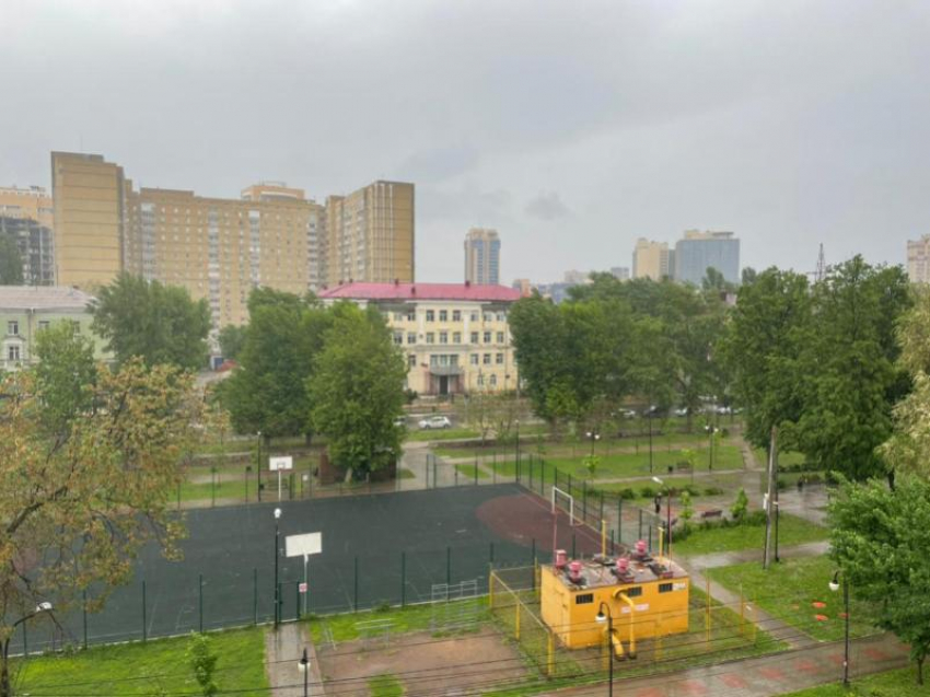Тропический ливень обрушился на Воронеж