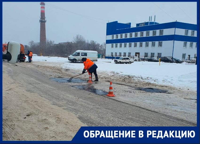 Абсурдной укладке асфальта в снег нашли логичное объяснение в Воронеже
