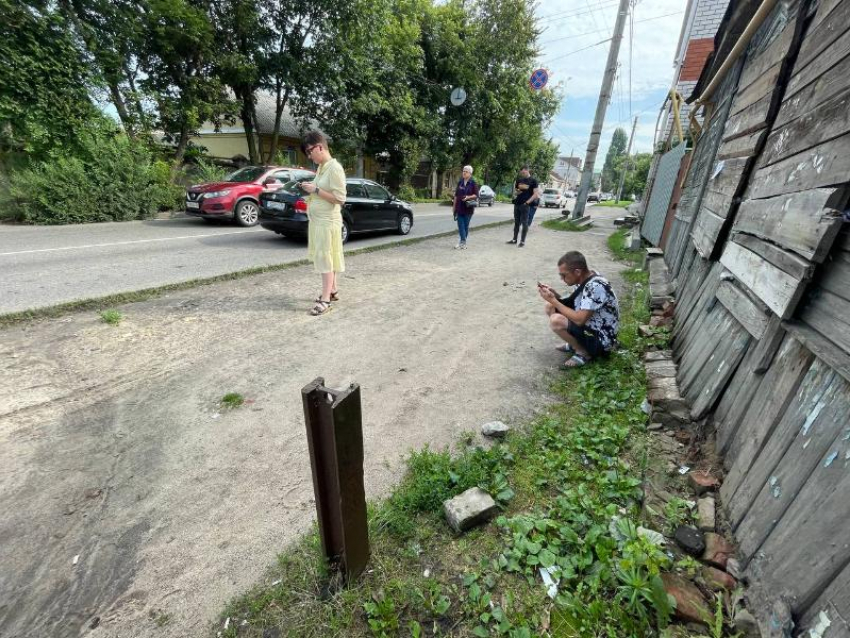 Администрация «переобулась» из-за воронежской остановки, где насмерть сбили пешехода 