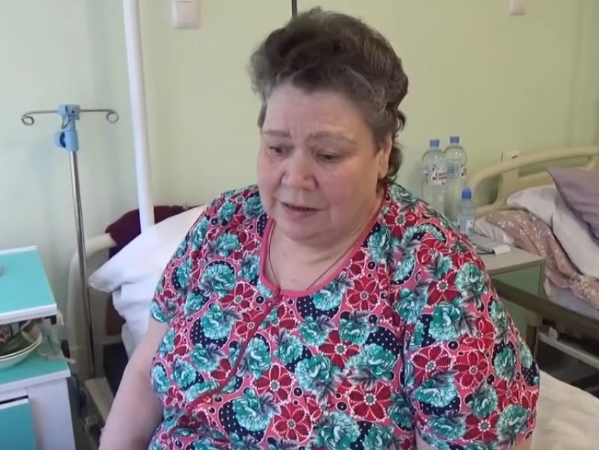 Жительница Воронежа рассказала, почему заползала в больницу на коленях