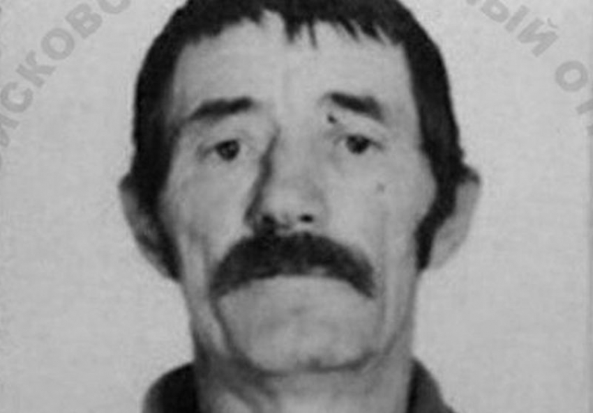 Под Воронежем два дня не могут найти 74-летнего пенсионера в розовых носках
