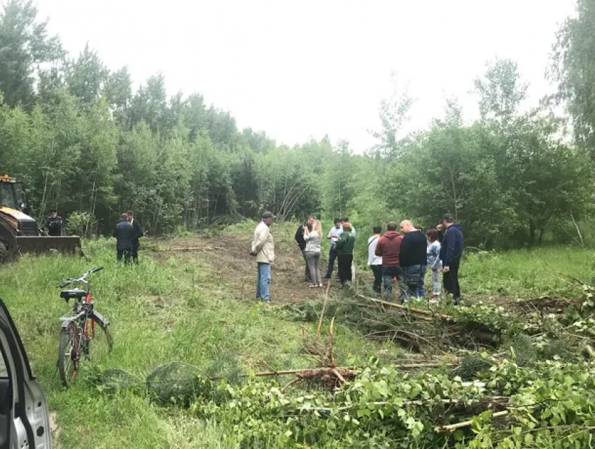 Сельские жители активно противостоят бизнесмену под Воронежем