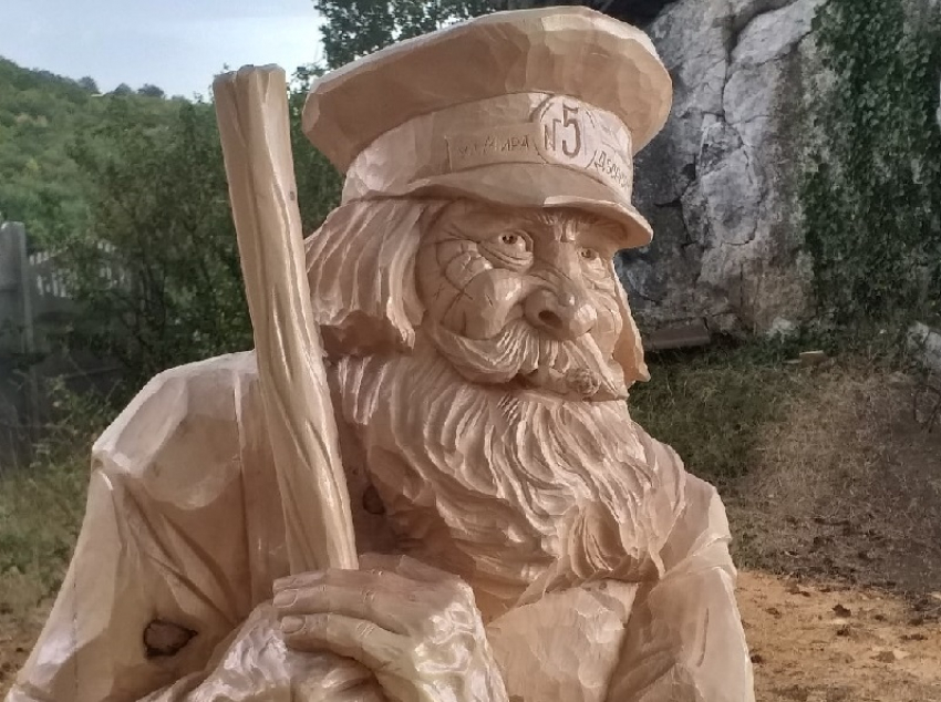 Безупречное мастерство деревянной скульптуры продемонстрировал укротитель бензопилы из Воронежа