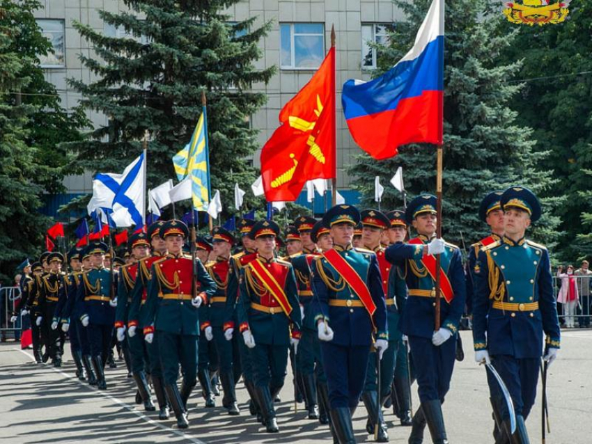 Курсанты воздушной академии дали присягу в Воронеже 