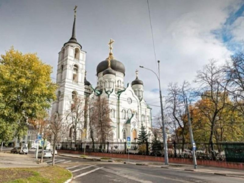 Воронежским автолюбителям запретят парковаться 26 апреля в центре Воронежа 