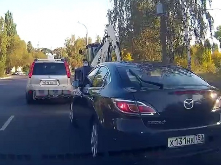 Хамский обгон на дороге в Воронеже сняли на видео