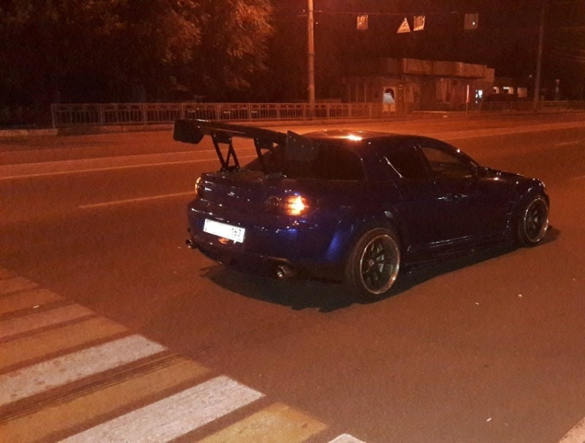 Парень на Mazda RX-8 сбил девушку в центре Воронежа