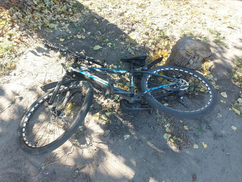 13-летнюю велосипедистку сбила иномарка в воронежском райцентре