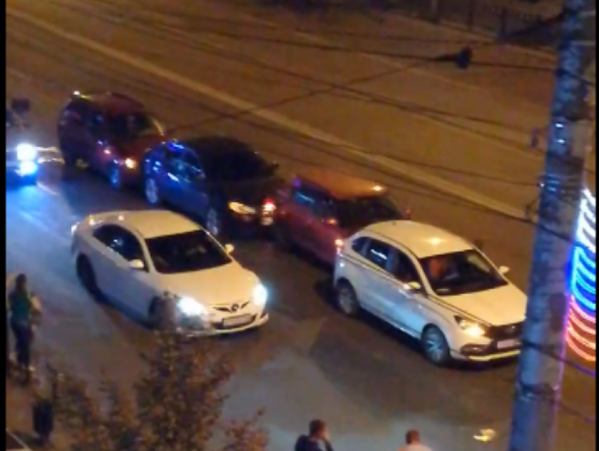 Последствия массовой аварии в центре Воронежа попали на видео