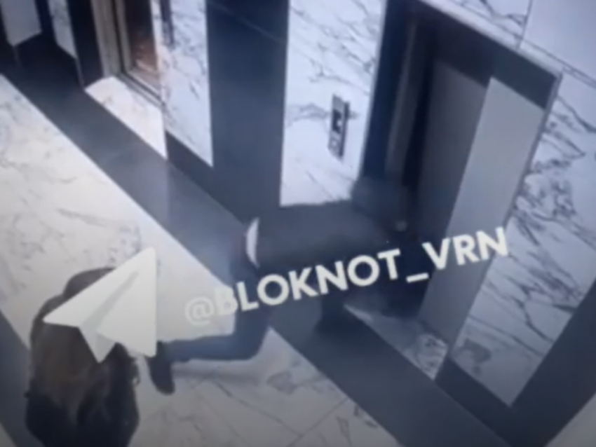 Прокуратура и СК начали проверку после падения ребенка в шахту лифта в Воронеже  