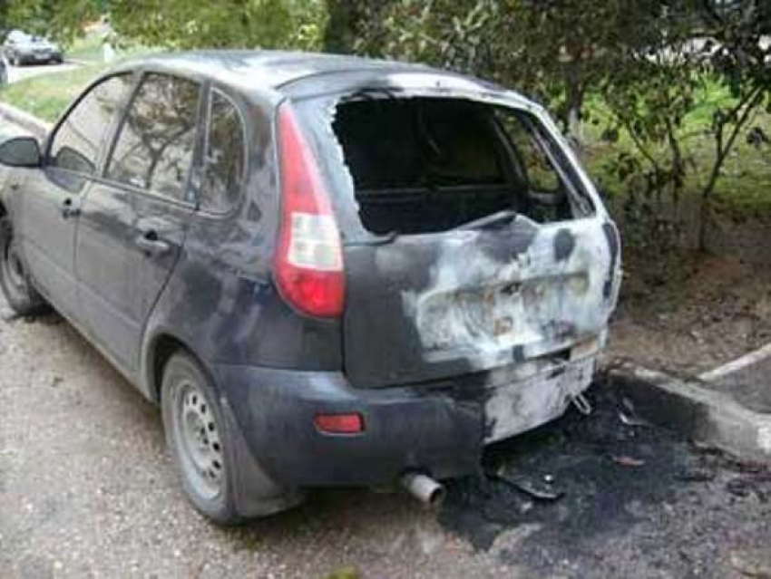 Автомобилистка после ДТП погибла в горящей «Ладе» под Воронежем 