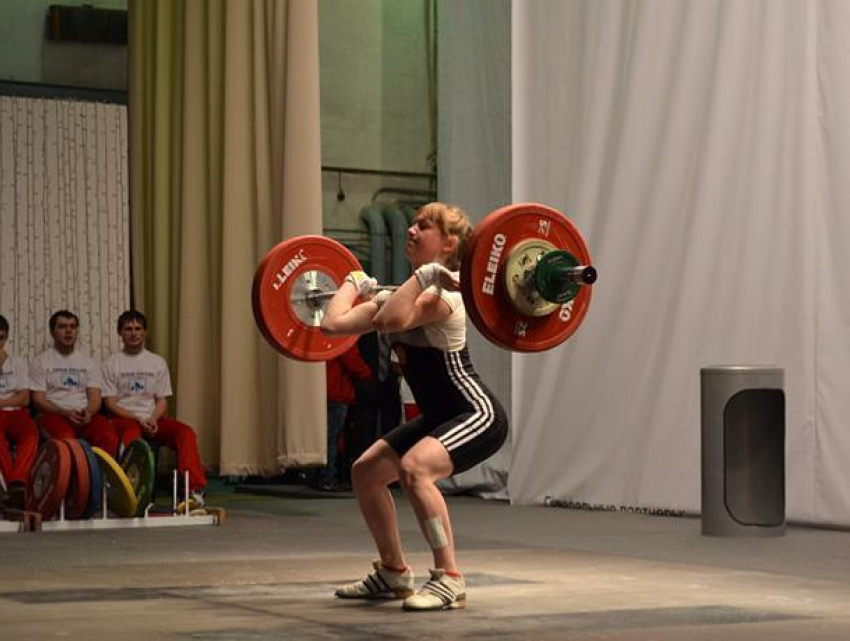 Три «золота» на чемпионате России по тяжелой атлетике взяла воронежская спортсменка