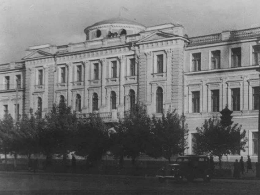 86 лет назад открывался Дворец пионеров, который взорвали фашисты в Воронеже