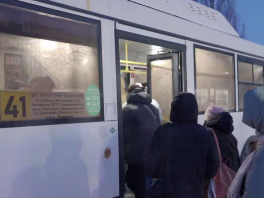 Долгожданную радость жителей микрорайона ВАИ показали на видео в Воронеже 