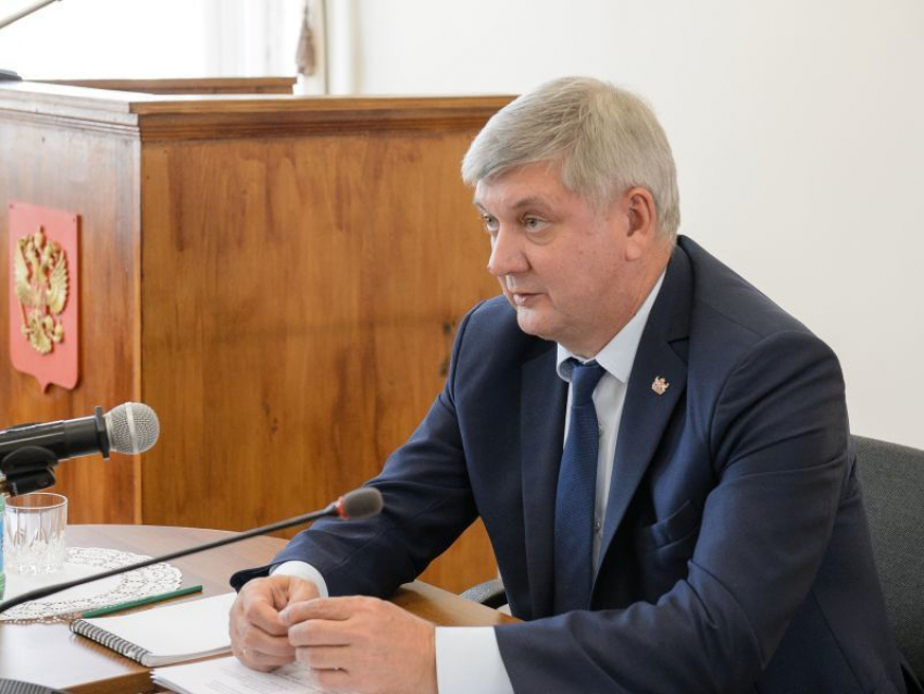 Воронежский губернатор понял, как улучшить дороги в социально отсталом районе
