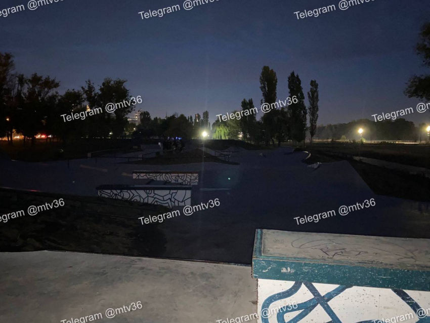 В кромешную тьму погрузился скейт-парк на Петровской набережной