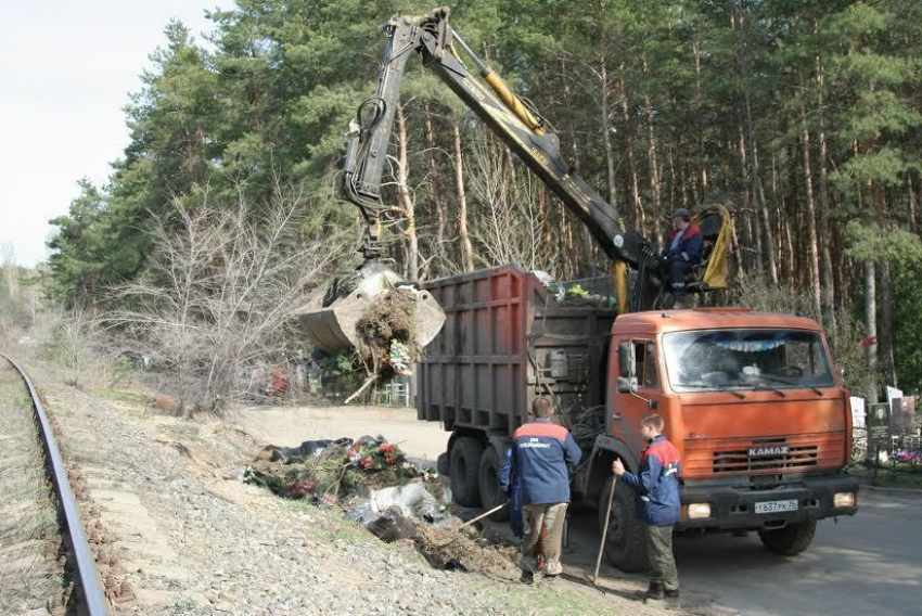 Воронежские кладбища привели в порядок перед Пасхой