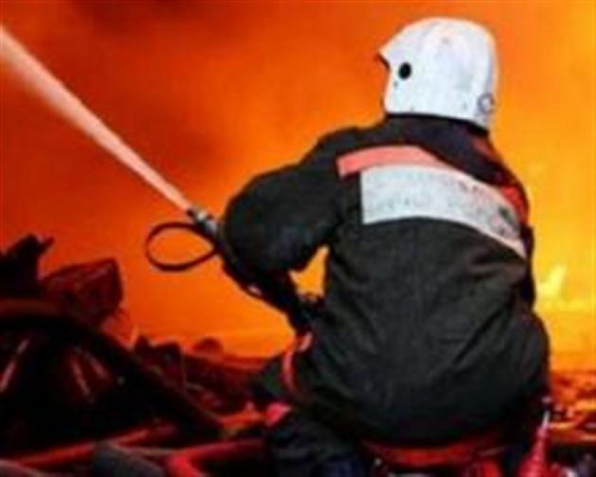 В Воронежской области на пожаре пострадали подросток и женщина