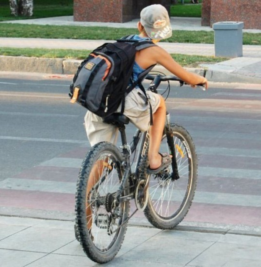 В Воронеже водитель легковушки сбил 8-летнего мальчика на велосипеде