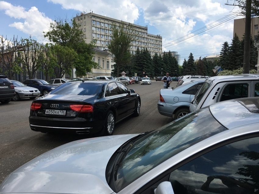 ВИП-пример заразителен: вслед за воронежским губернатором к нарушениям потянулись сенаторы