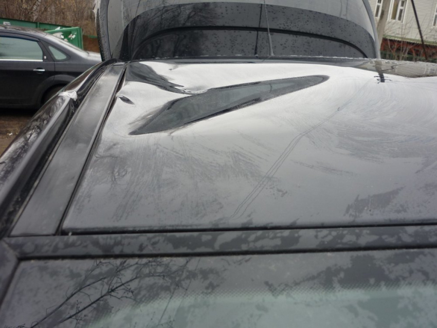 Пьяный воронежец сбрасывал с 10 этажа бутылки на припаркованные автомобили