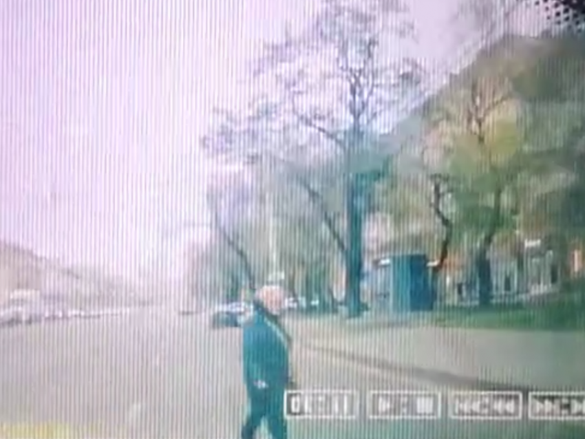  «А ты куда несешься?»: пожилая нарушительница отчитала автомобилиста в Воронеже