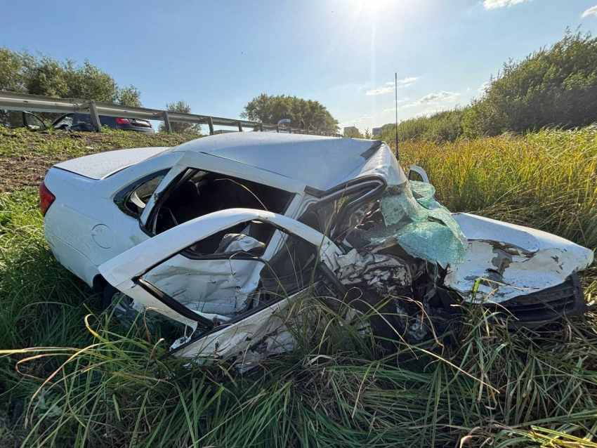 Пятеро пострадали и один погиб в жутком ДТП в Воронежской области