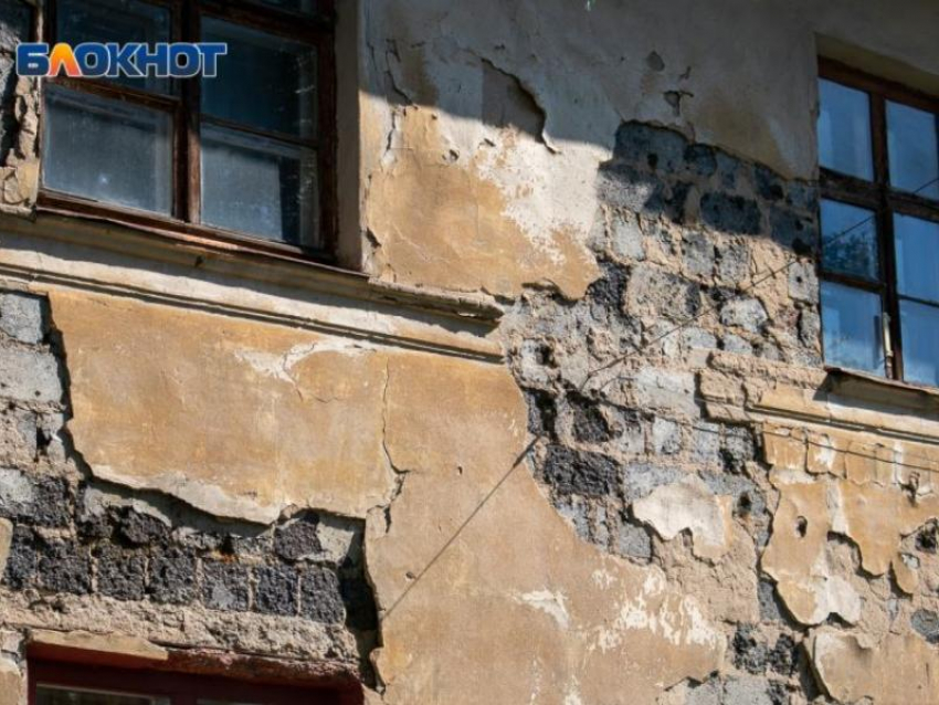 Расселение аварийных домов обсудили чиновники в Воронеже 