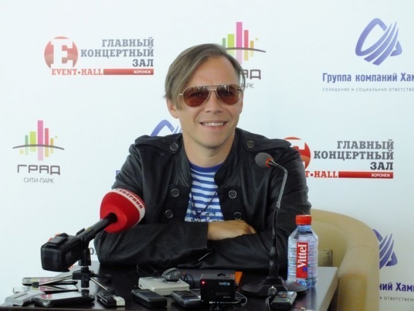 В Воронеже «Мумий Тролль» спел песни из нового альбома «SOS Матросу»