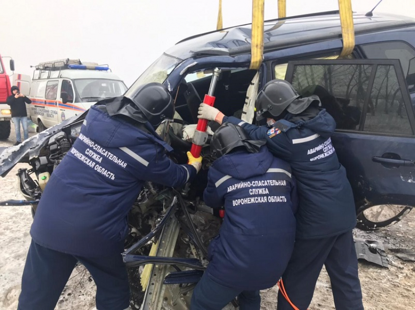 Спасатели раскрыли подробности жуткого ДТП на М-4 «Дон» под Воронежем