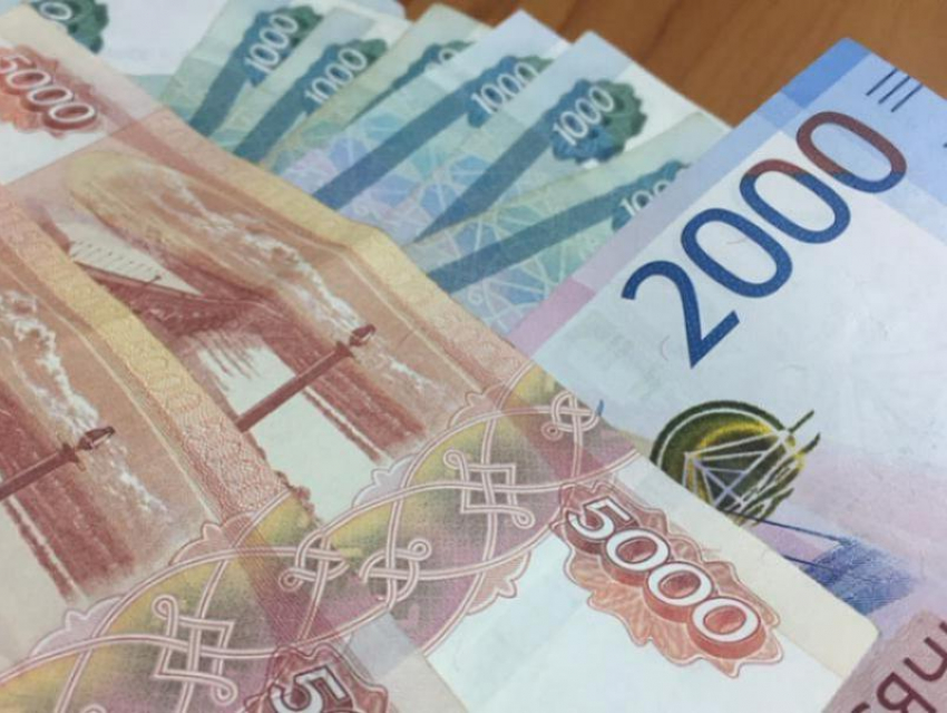 Купюру номиналом 10 тысяч рублей предложили ввести в России 