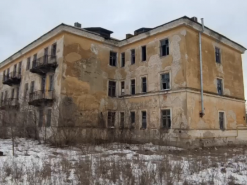 Угрожает подросткам: серьезную опасность нашли в центре воронежского поселка 