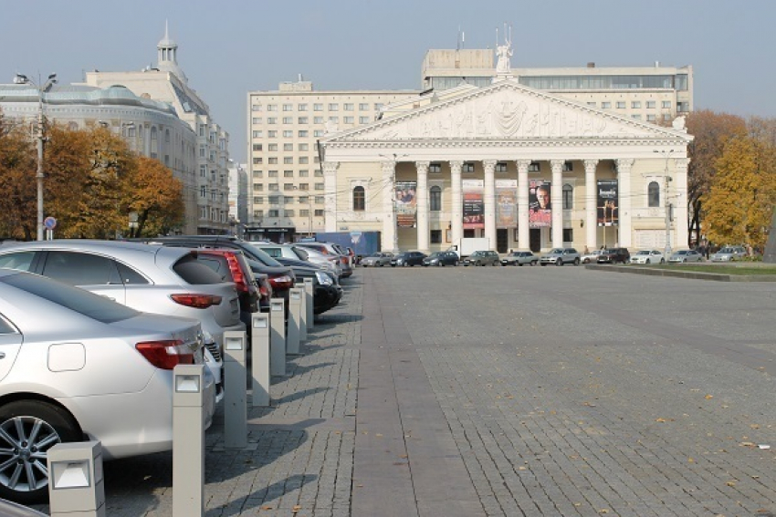 В Воронеже на площади Ленина ограничили парковку