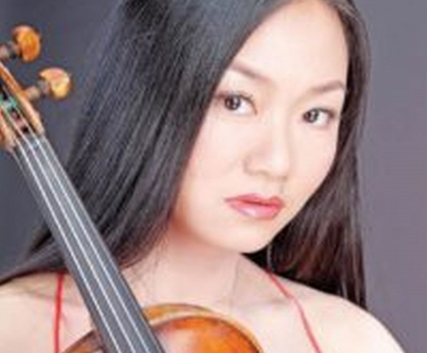 В Воронежской филармонии выступит всемирно известная скрипачка из Сингапура
