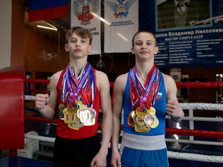 Как сломать чемпиона: боксеры-близнецы из Воронежа рассказали, кто ставит подсечку их карьере 