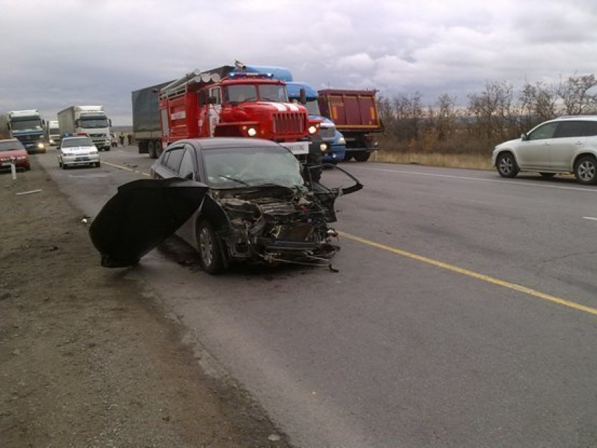 ДТП в Воронежской области: иномарка врезалась в «Камаз»