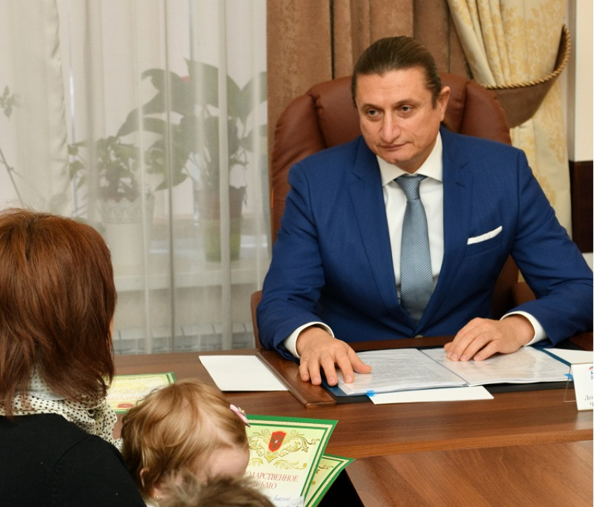 Чиновники требуют вернуть выплаченные детские пособия. Что делать?