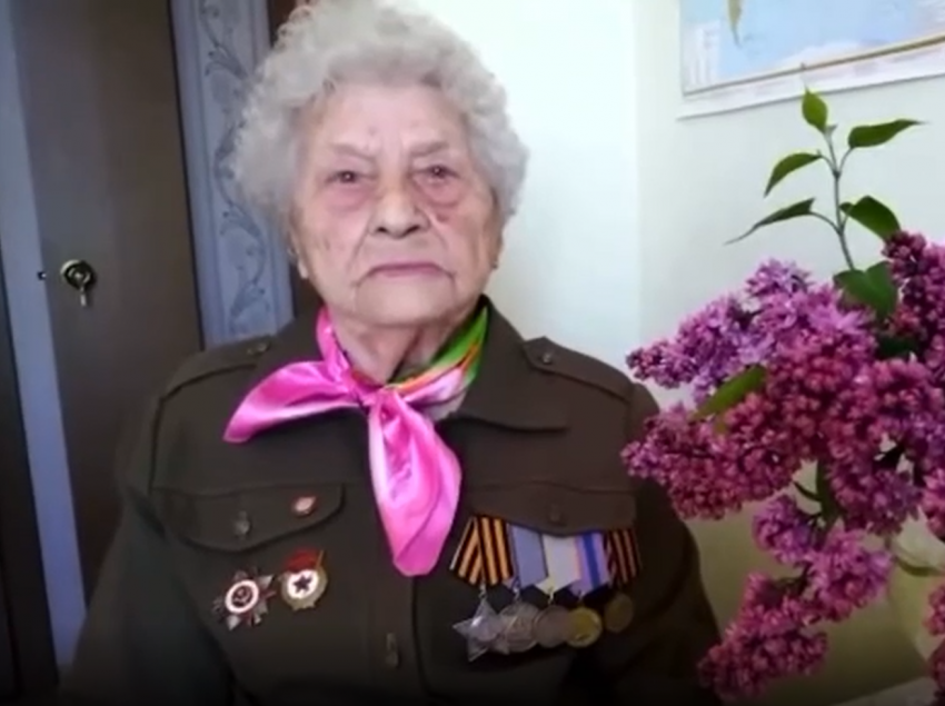 «Железная бабушка», воевавшая за Воронеж, записала видеопоздравление с Днем Победы