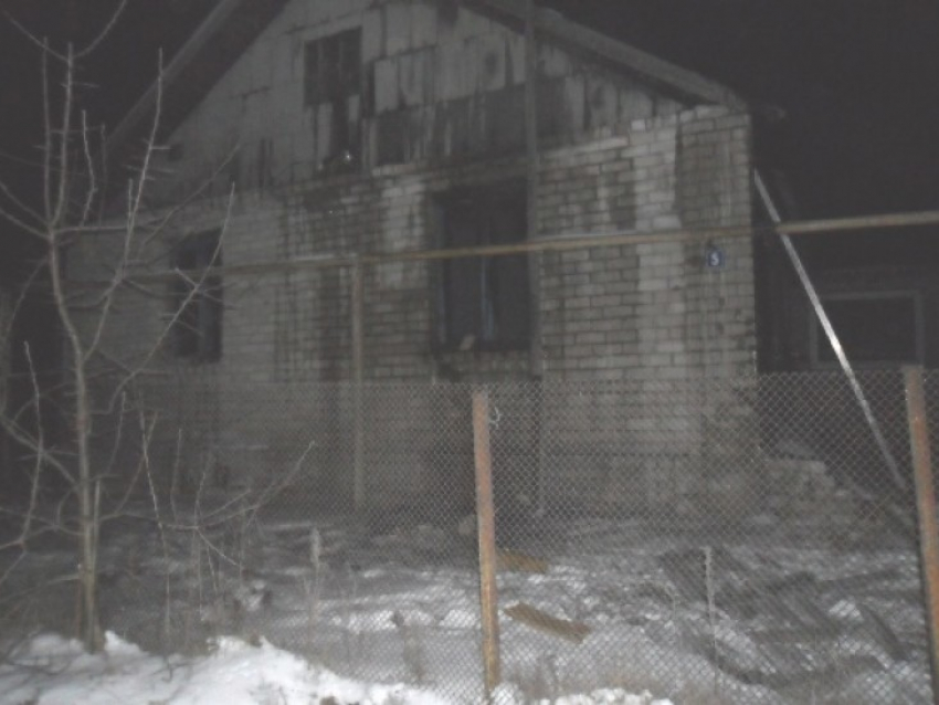 В Нижнедевицком районе дом загорелся из-за неосторожности при курении