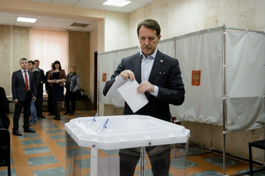 Губернатор Воронежской области проголосовал на предварительных выборах «Единой России»