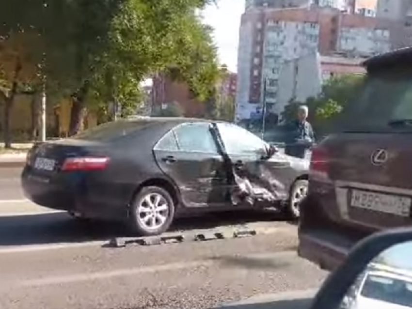 Массовое ДТП с автобусом парализовало движение в Воронеже 