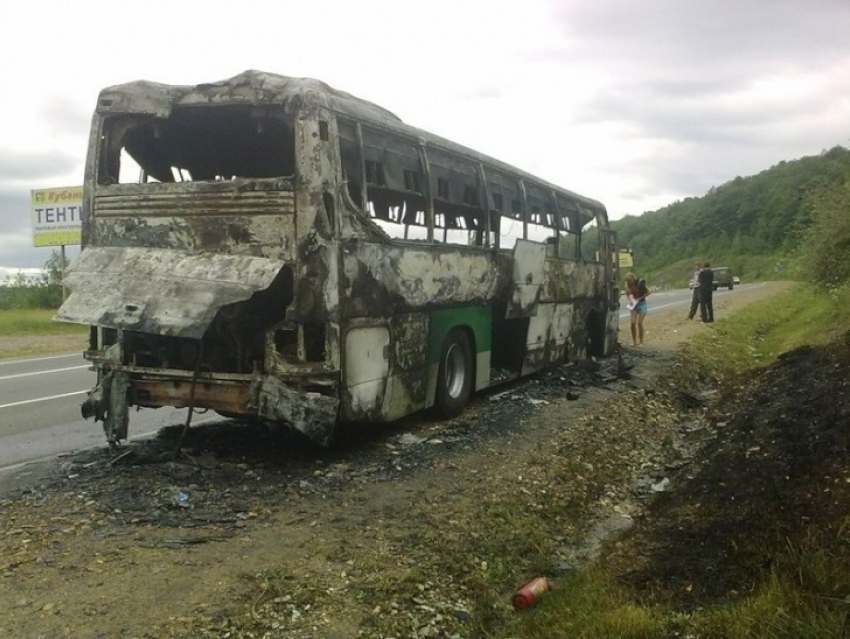 В Грибановском районе загорелся автобус «Скания»