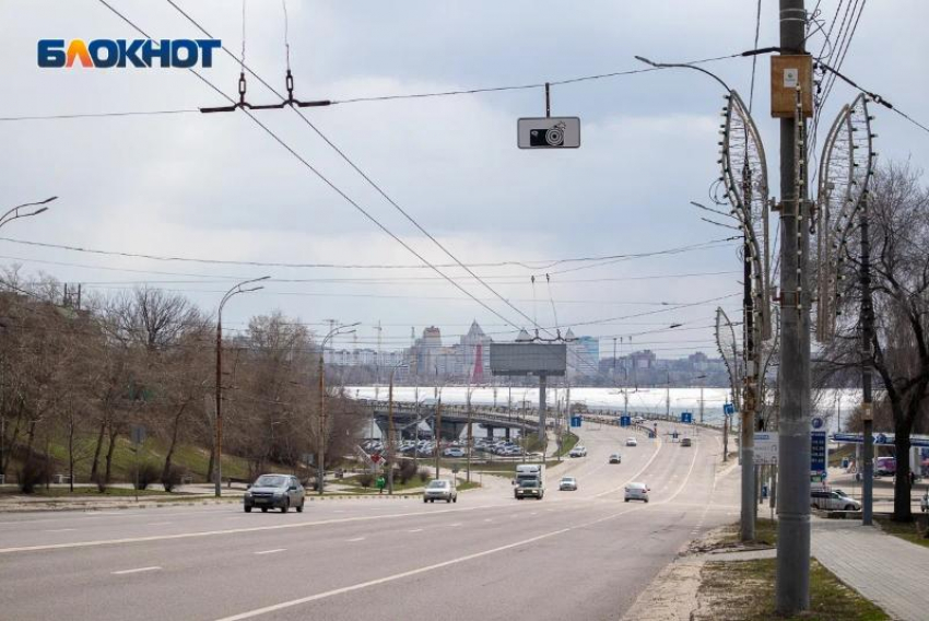 Жуткий ветер задержится в Воронежской области