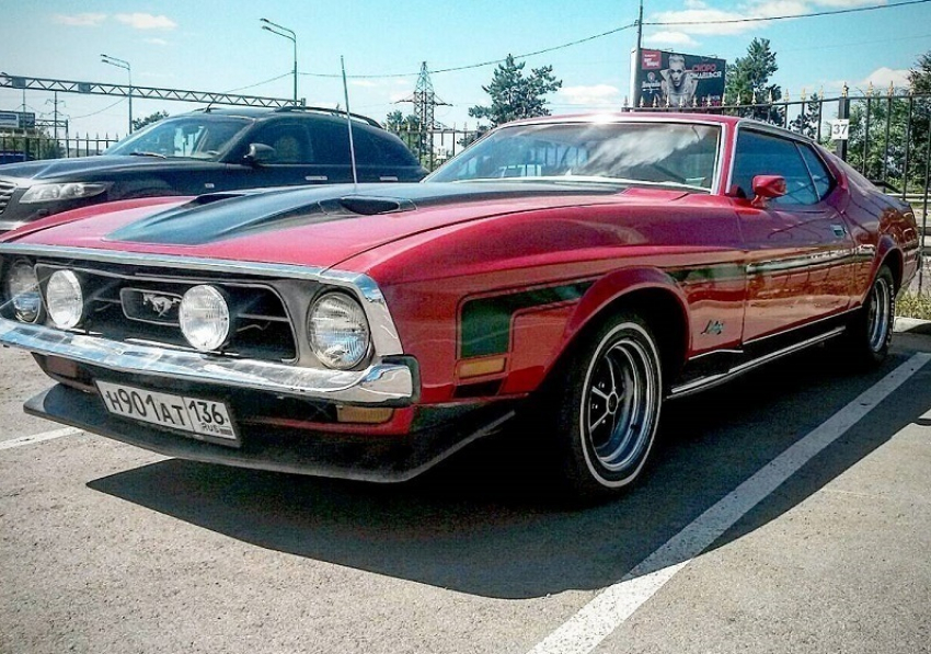 Культовый Ford Mustang 1972 года сфотографировали в Воронеже