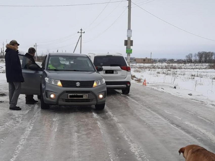 Печальные последствия обледенения дороги показали под Воронежем 