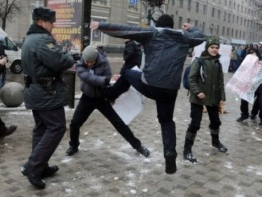 Воронежец, напавший на гей-активиста, отправится на исправительные работы
